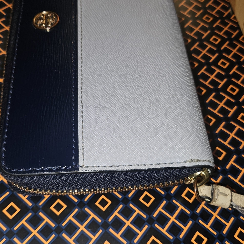 Tory Burch Blue and Gray Wallet with Gold Logo - Picture 4 of 8